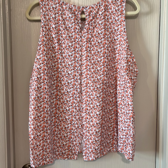 Keyhole Back Tank - Picture 4 of 4